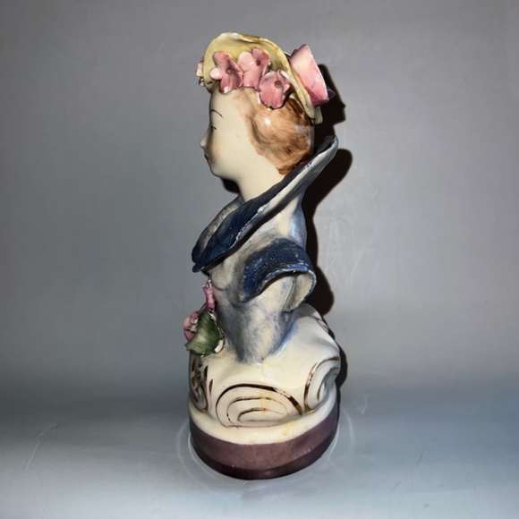 Victorian "Lady Roses" Mini Bust - Picture 4 of 8